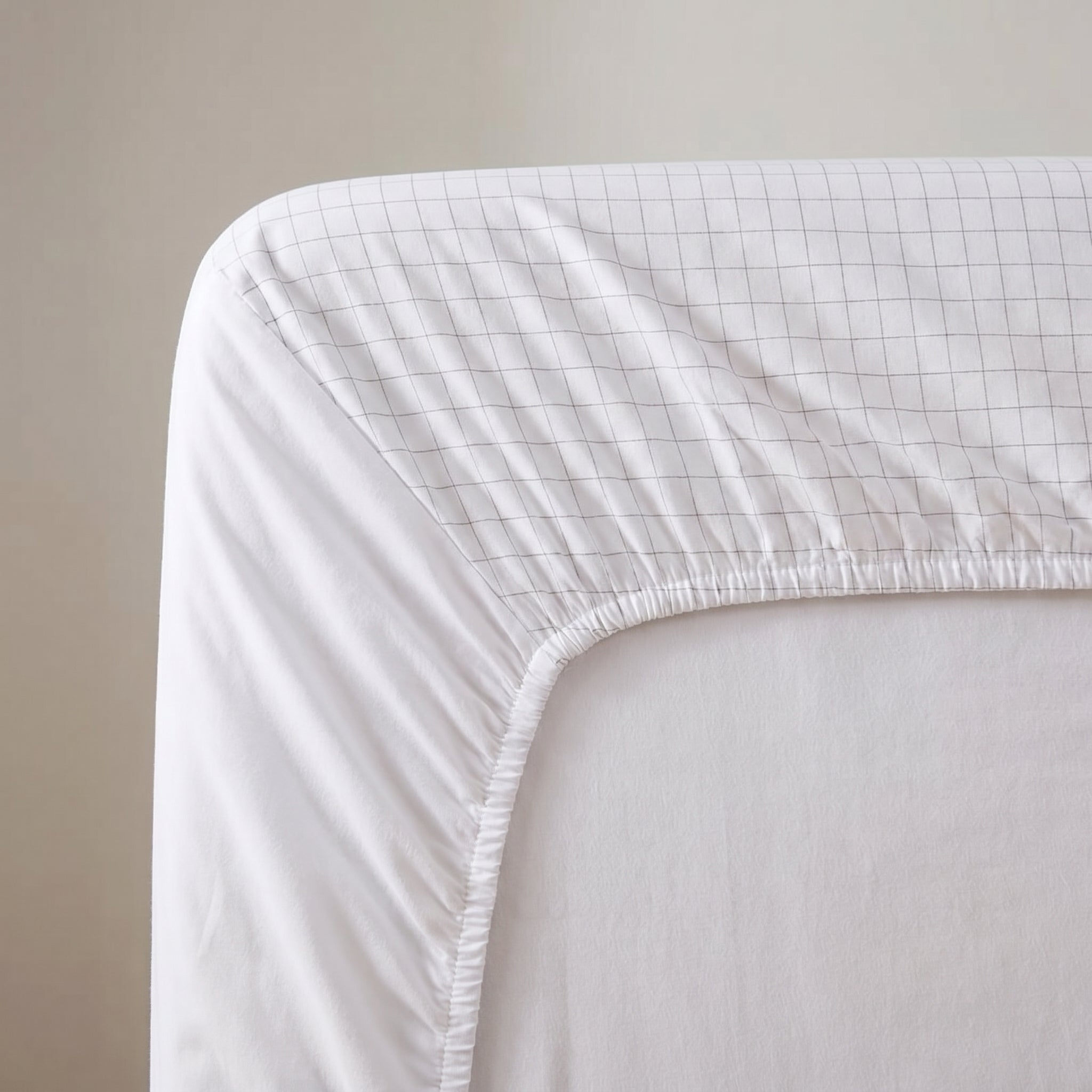 Close-up of the GroundZen elasticated fitted corner and cotton skirt